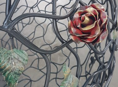 Rose-Blätter-Metallkugeln-Edtmayer-SchmiedeimWald-Metall-Kunsthandwerk-Handwerk-Kugel-Gartengestaltung-Garten-Hof-Dekoration-Deko-Unikat-Meisterhand (2)
